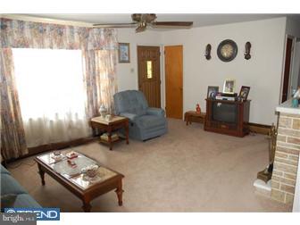 1587 County Line Road Bechtelsville, PA 19505 - Photo 2 of 8 Gallery Image 2