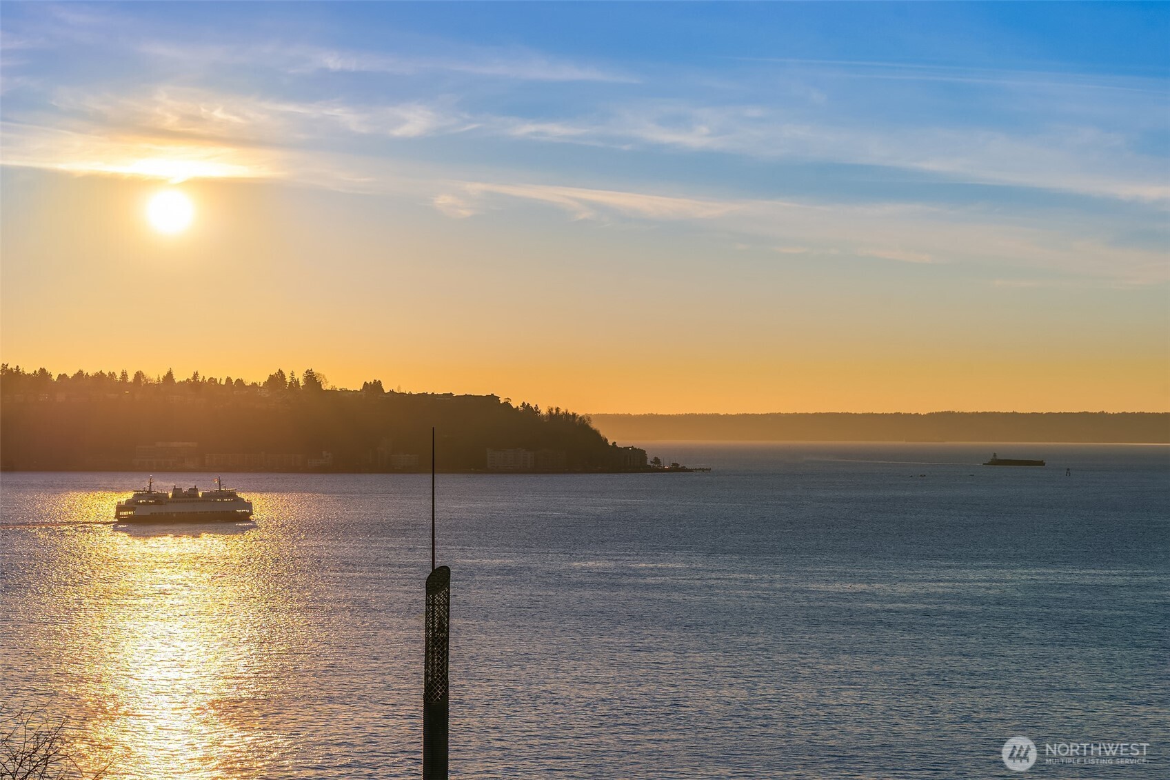 87 Virginia Street, Unit 8 Seattle, WA 98101 - Photo 7 of 34 a view of an ocean and beach