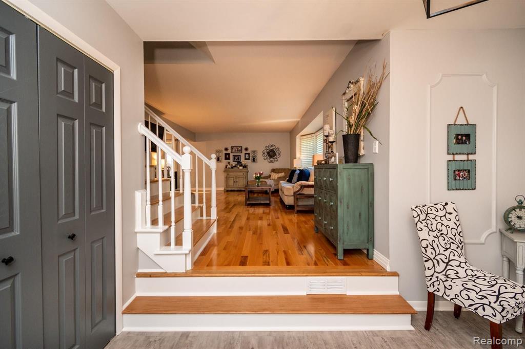 616 Campus Road Rochester Hills, MI 48309 - Photo 8 of 38