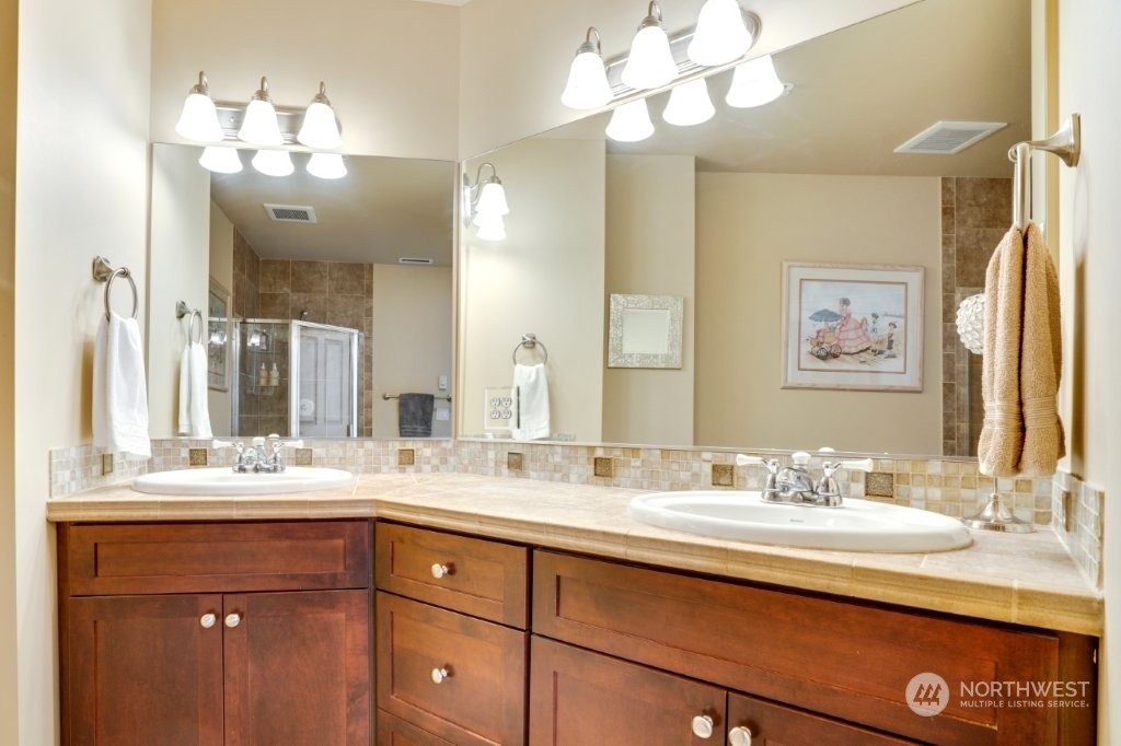 708 Market Street, Unit 705 Tacoma, WA 98402 - Photo 27 of 39