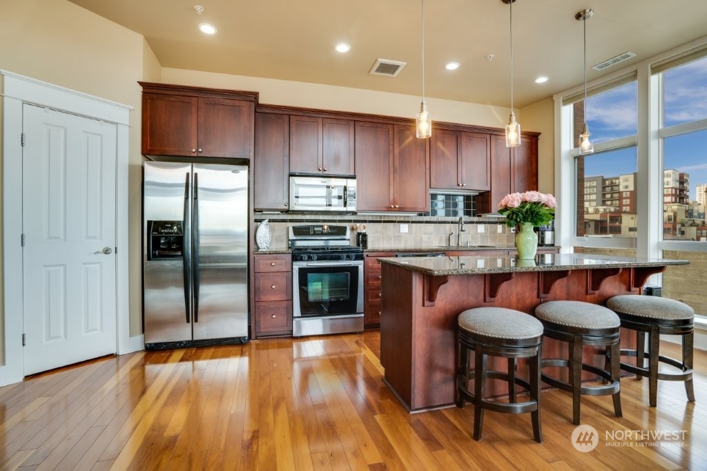 708 Market Street, Unit 705 Tacoma, WA 98402 - Photo 7 of 39