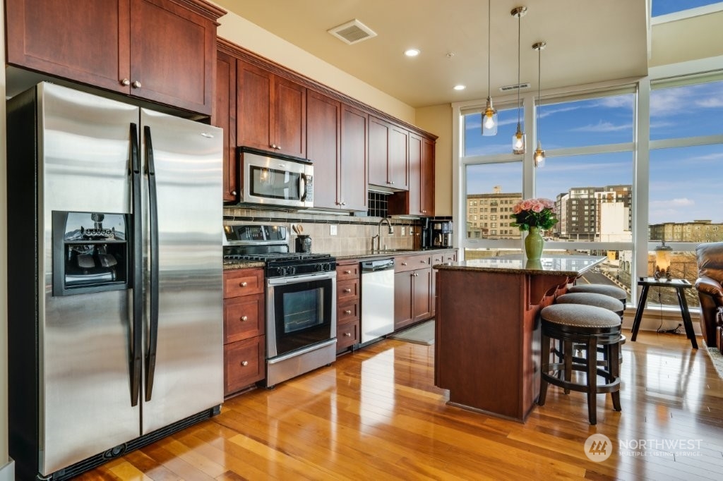 708 Market Street, Unit 705 Tacoma, WA 98402 - Photo 8 of 39
