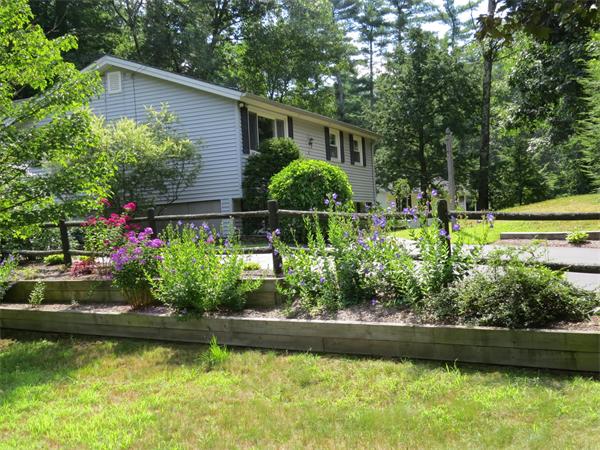 8 Shirley Road Townsend, MA 01469 - Photo 4 of 19