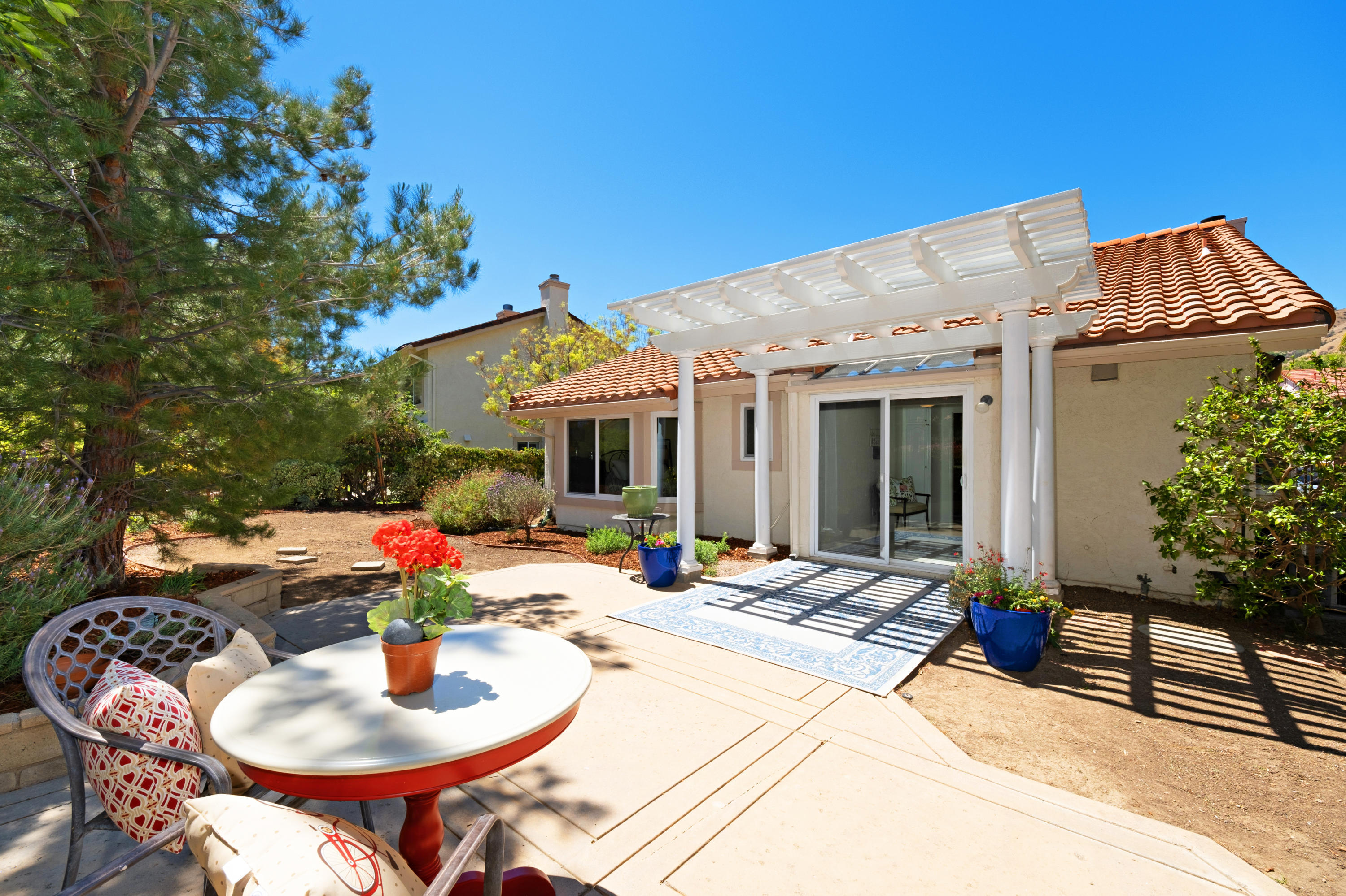 19358 Crystal Ridge Lane Porter Ranch, CA 91326 - Photo 30 of 37 a outdoor view with a sitting space