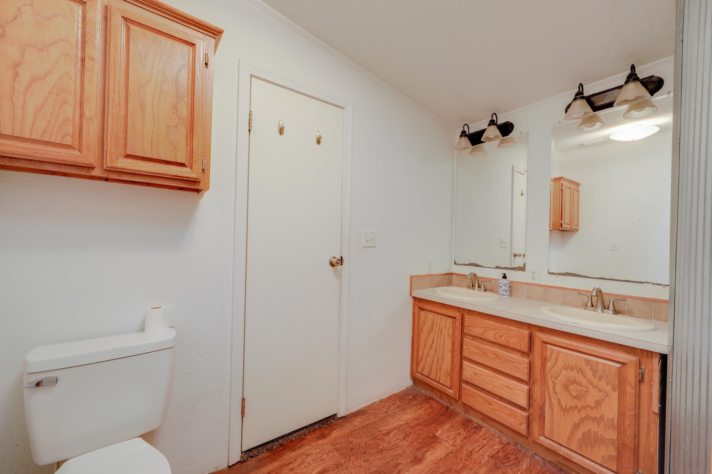 9793 South 4485 Road Miami, OK 74354 - Photo 14 of 24 Primary Bath