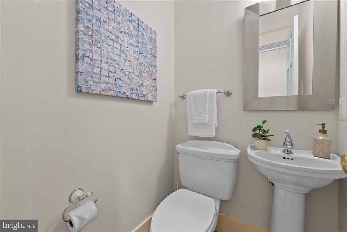 3326 Volta Place Northwest Washington, DC 20007 - Photo 11 of 24