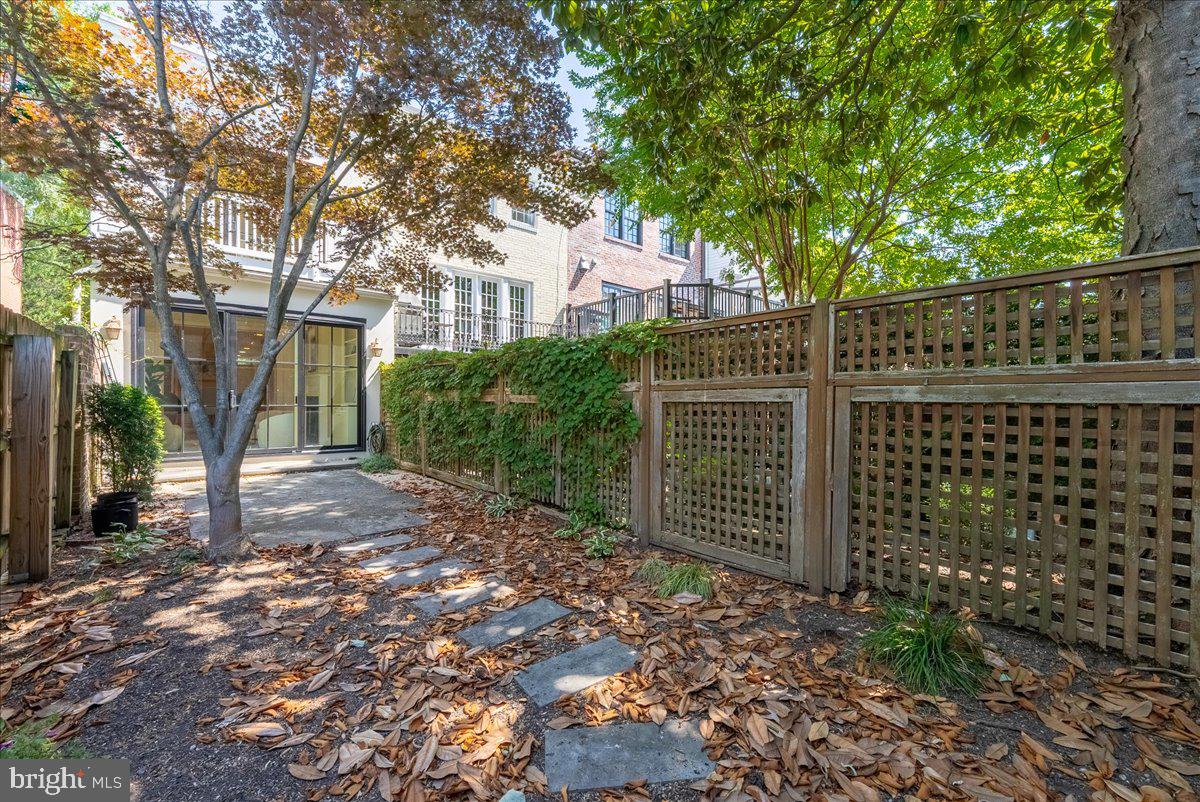 3326 Volta Place Northwest Washington, DC 20007 - Photo 23 of 24