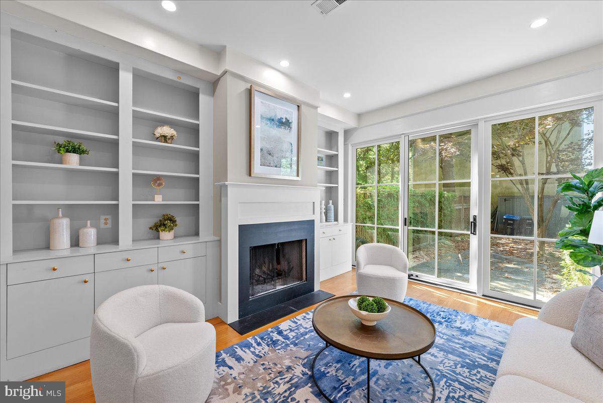 3326 Volta Place Northwest Washington, DC 20007 - Photo 9 of 24