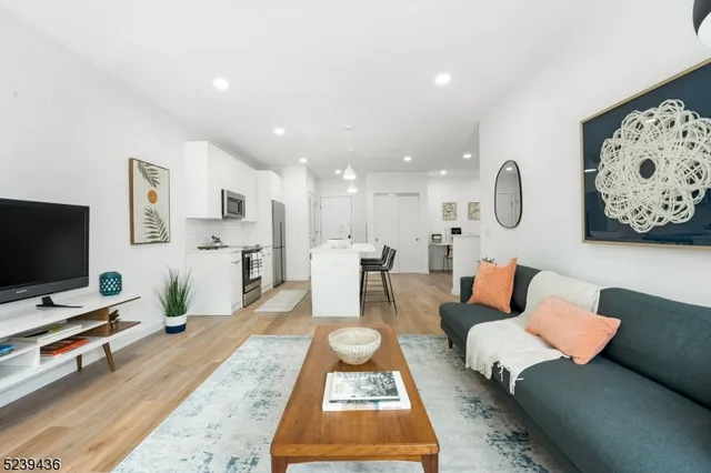 $3,250 | 803 South Avenue, Unit 503, Plainfield, NJ 07062