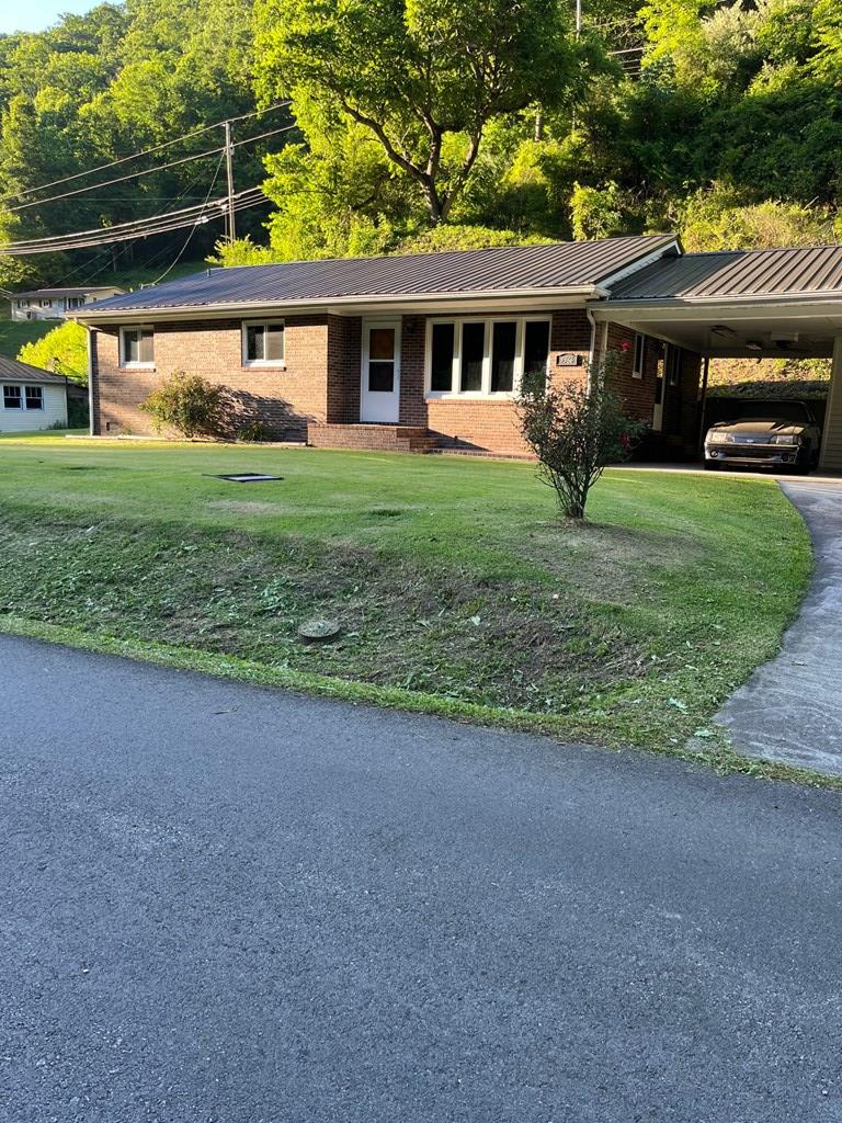 5566 Deskins Road Vansant, VA 24656 - Photo 2 of 24 Gallery Image 2