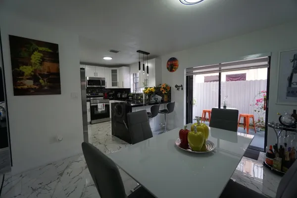 $420,000 | 1765 West 41st Street, Unit 2D, Hialeah, FL 33012