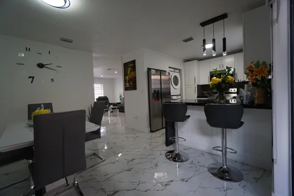 $420,000 | 1765 West 41st Street, Unit 2D, Hialeah, FL 33012