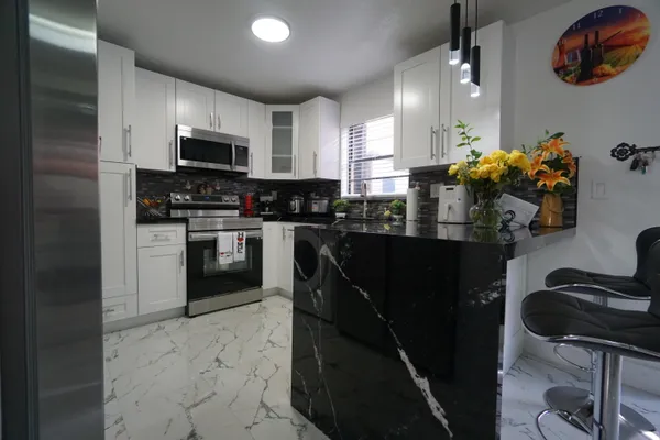 $420,000 | 1765 West 41st Street, Unit 2D, Hialeah, FL 33012