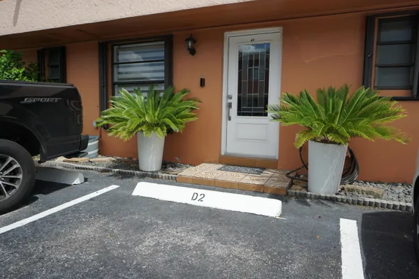 $420,000 | 1765 West 41st Street, Unit 2D, Hialeah, FL 33012