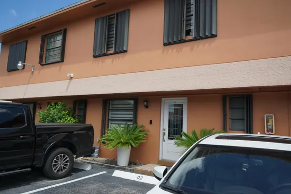 $420,000 | 1765 West 41st Street, Unit 2D, Hialeah, FL 33012