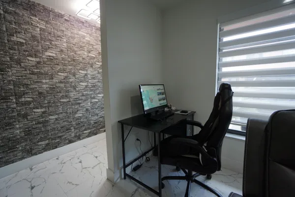 $420,000 | 1765 West 41st Street, Unit 2D, Hialeah, FL 33012