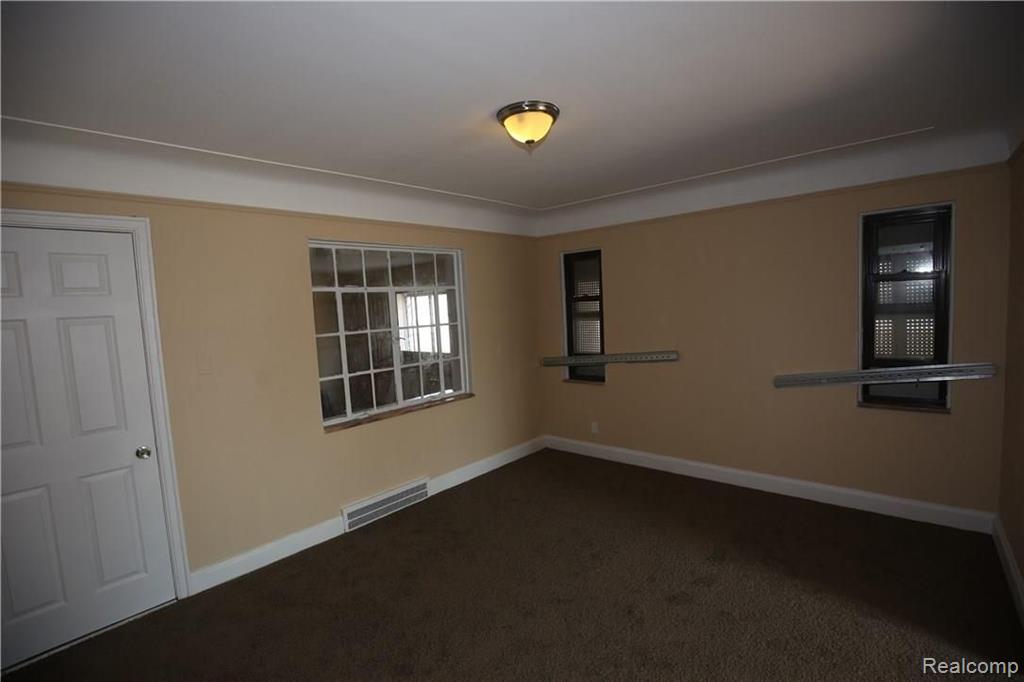 18211 Santa Rosa Drive Detroit, MI 48221 - Photo 4 of 9