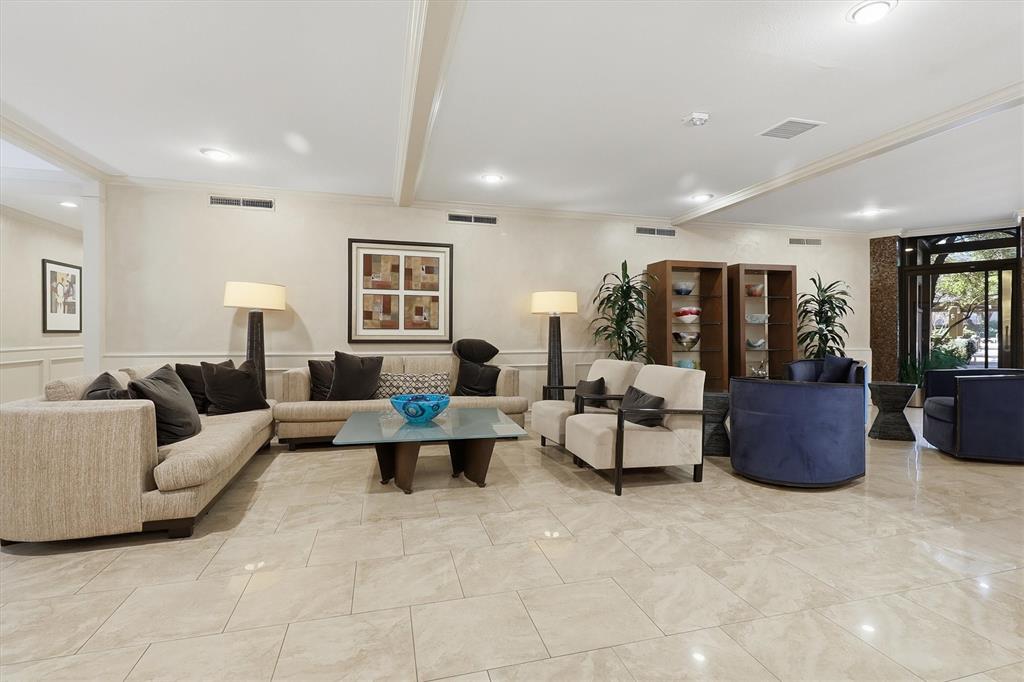 5200 Keller Springs Road, Unit 1315 Dallas, TX 75248 - Photo 40 of 40 a living room with furniture and a potted plant