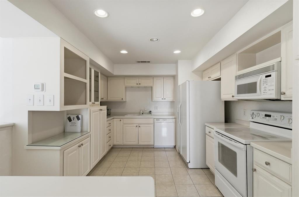 5200 Keller Springs Road, Unit 1315 Dallas, TX 75248 - Photo 6 of 40