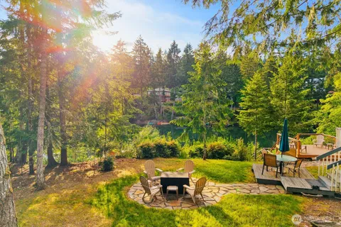 $700,000 | 61 East Orchard Beach Drive, Grapeview, WA 98546
