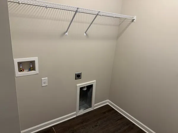 a view of utility room