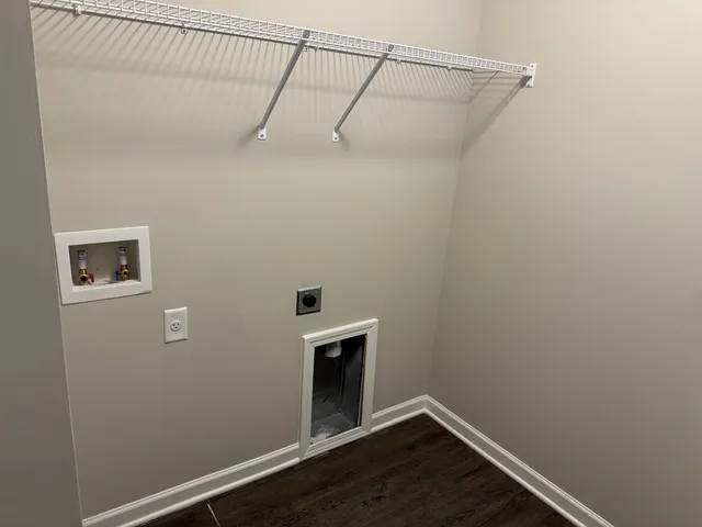 a view of utility room