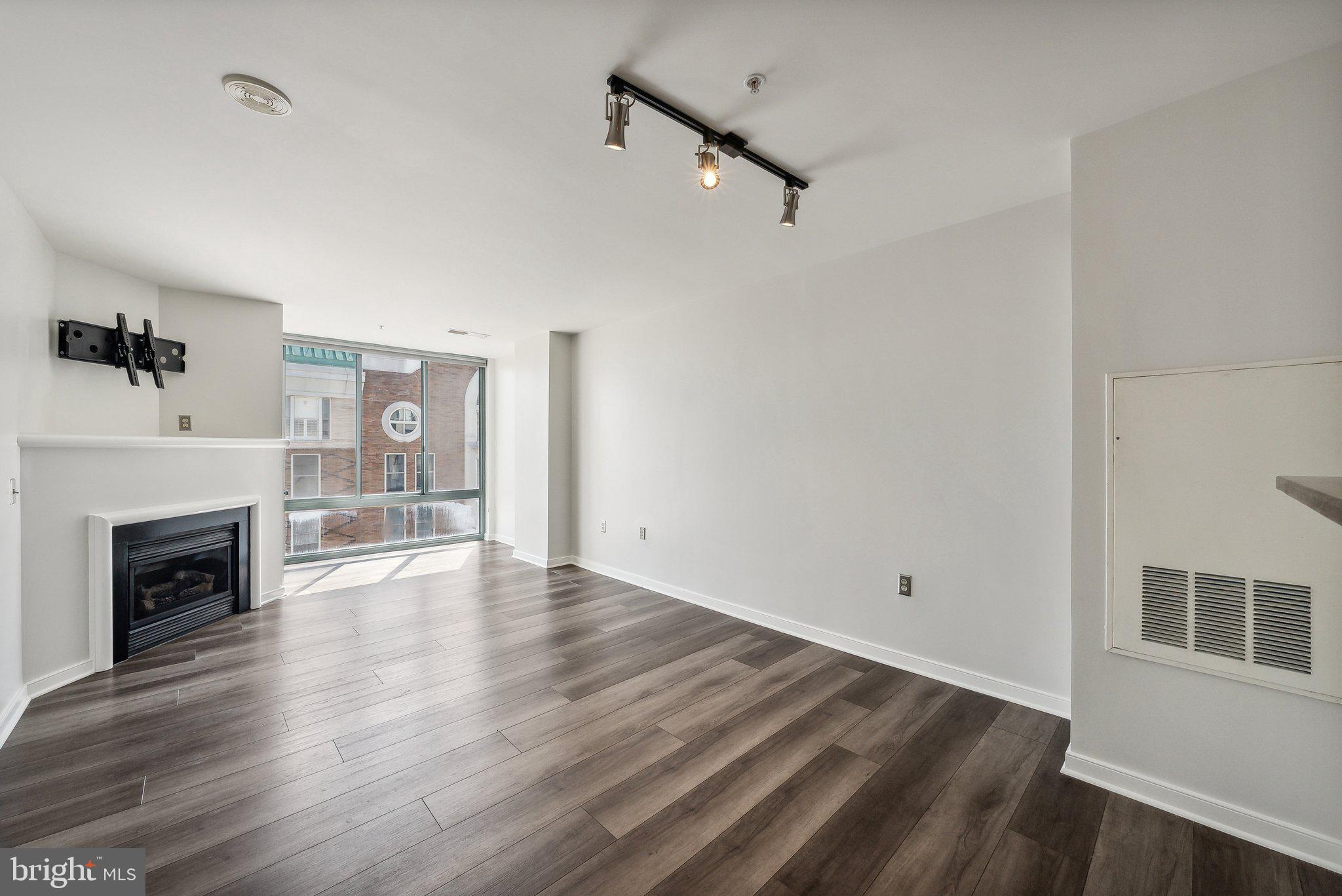 851 North Glebe Road, Unit 2008 Arlington, VA 22203 - Photo 3 of 37 Bright and airy urban retreat.