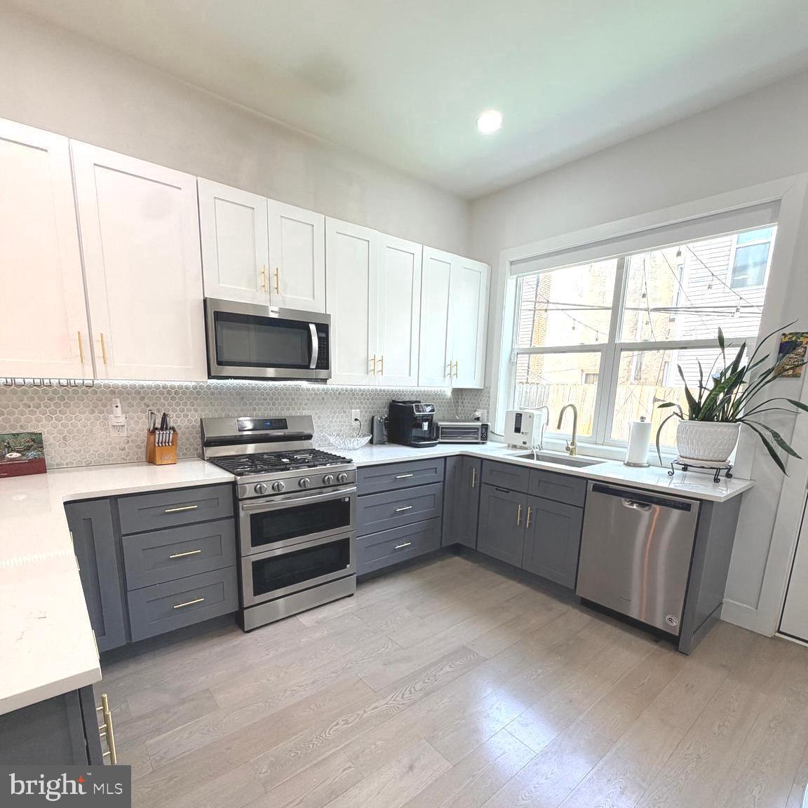 2239 Tasker Street Philadelphia, PA 19145 - Photo 12 of 66