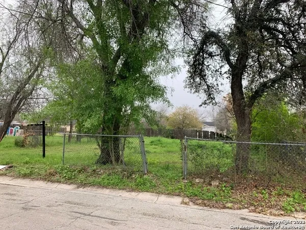 $59,560 | 511 Riley Street, Seguin, TX 78155