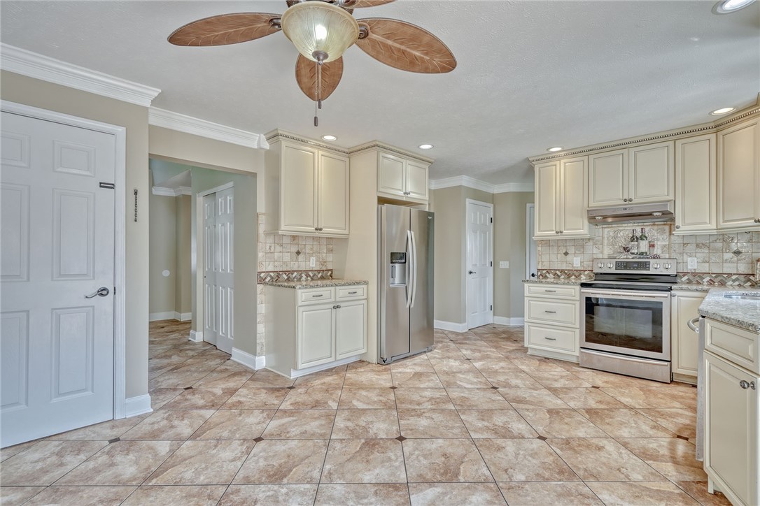 83 Derrick Drive Henrietta, NY 14586 - Photo 9 of 50