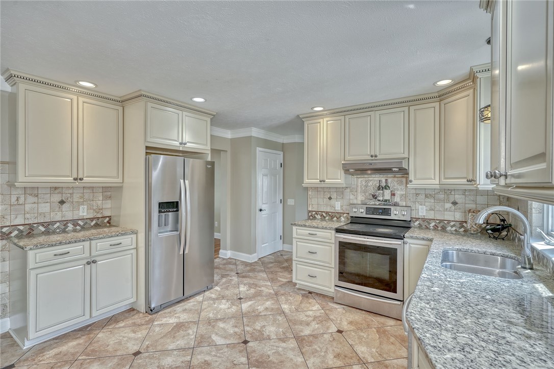 83 Derrick Drive Henrietta, NY 14586 - Photo 10 of 50