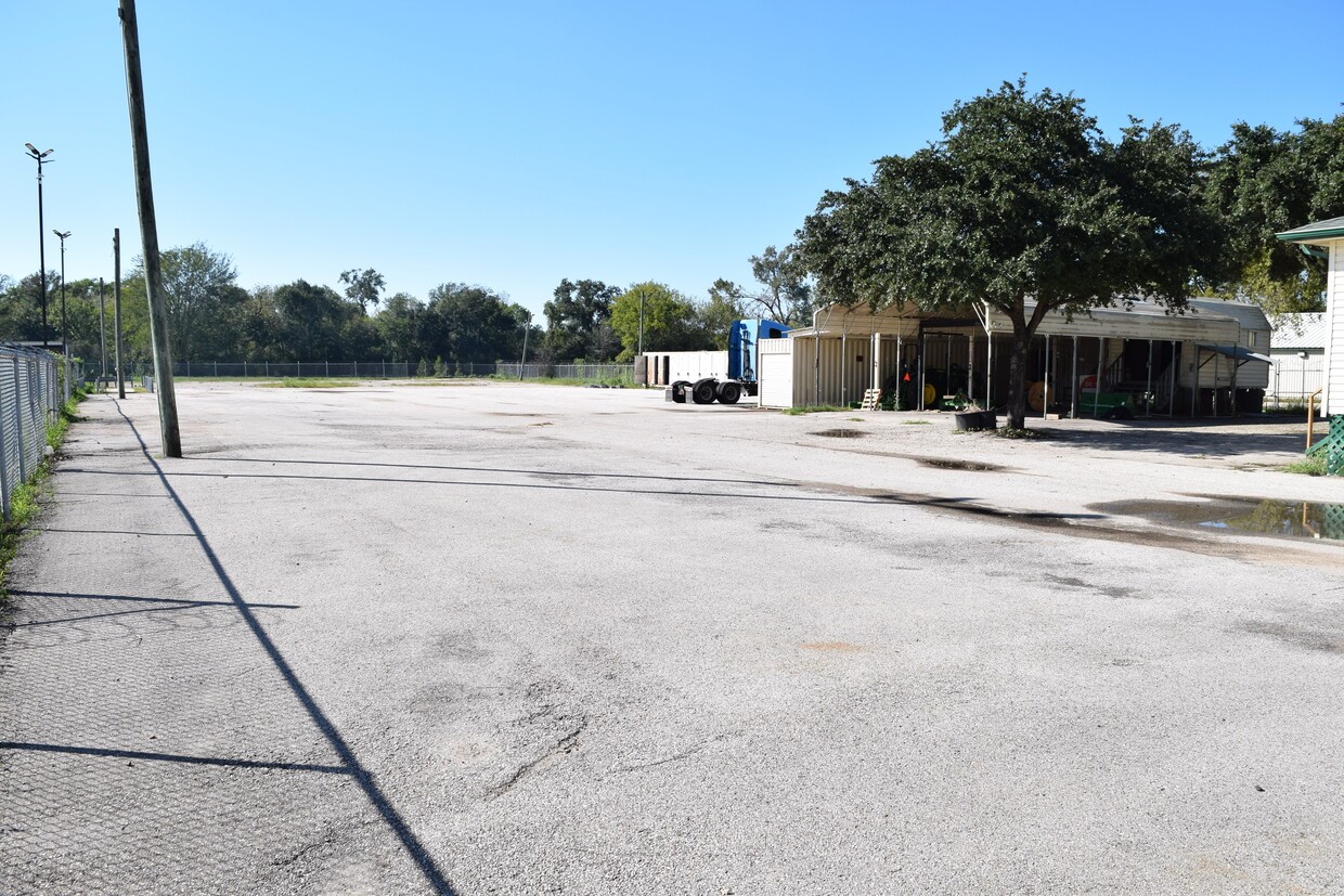 12115 West Drive Cypress, TX 77433 - Photo 3 of 10