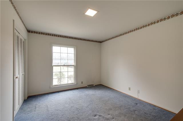 5326 Overton Road Nashville, TN 37220 - Photo 12 of 20 Third Bedroom has Solid Hardwood and would make a Great Office!