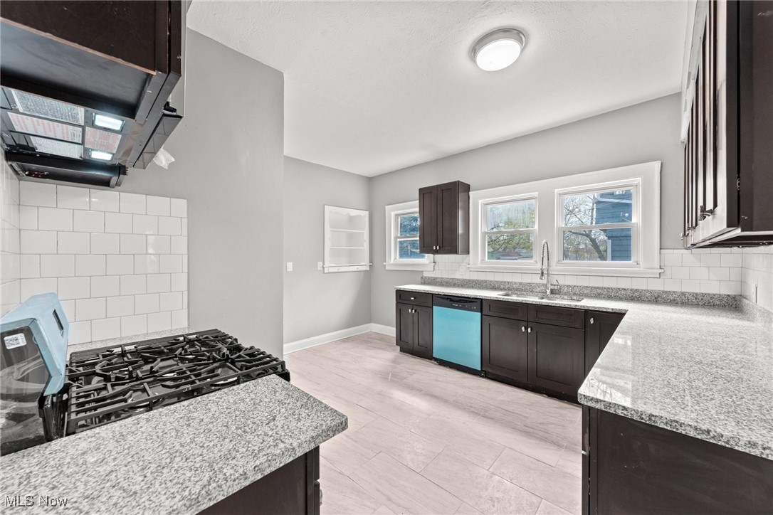 3384 Cedarbrook Road Cleveland, OH 44118 - Photo 4 of 26 Gallery Image 4