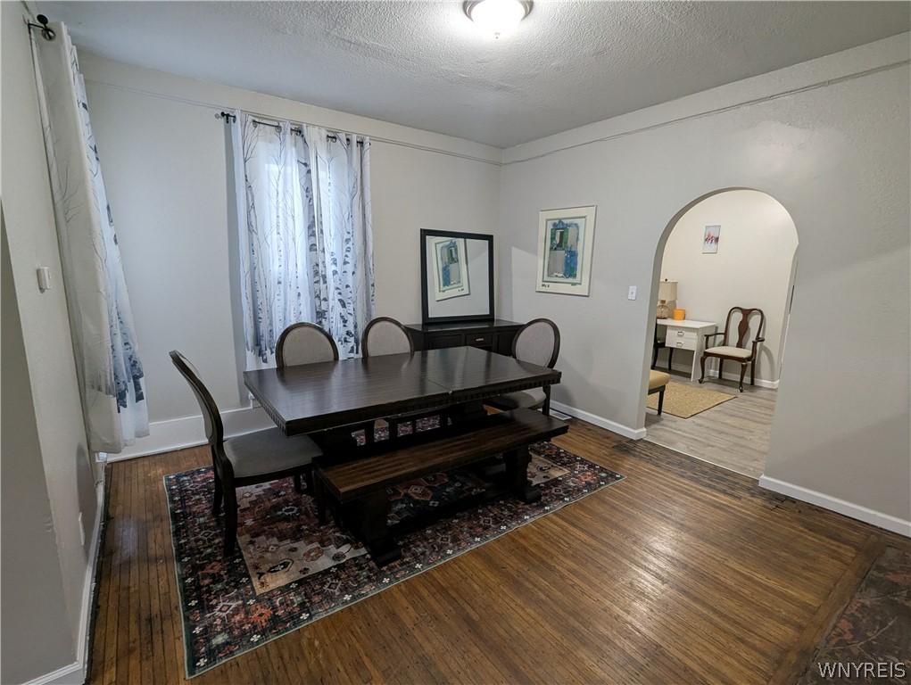 102 17th Street Buffalo, NY 14213 - Photo 3 of 9