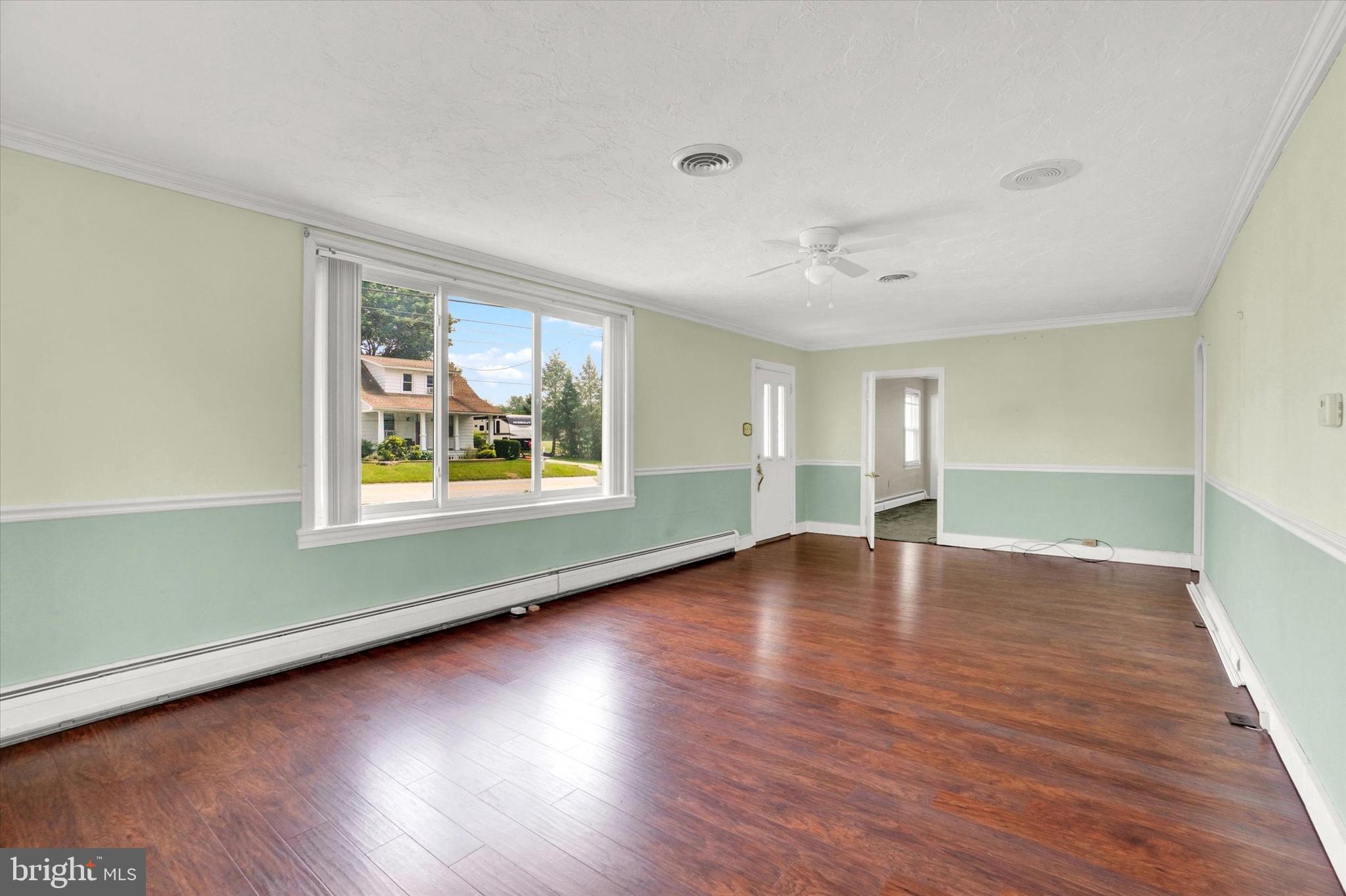 790 Church Road York, PA 17404 - Photo 7 of 27 Living Room