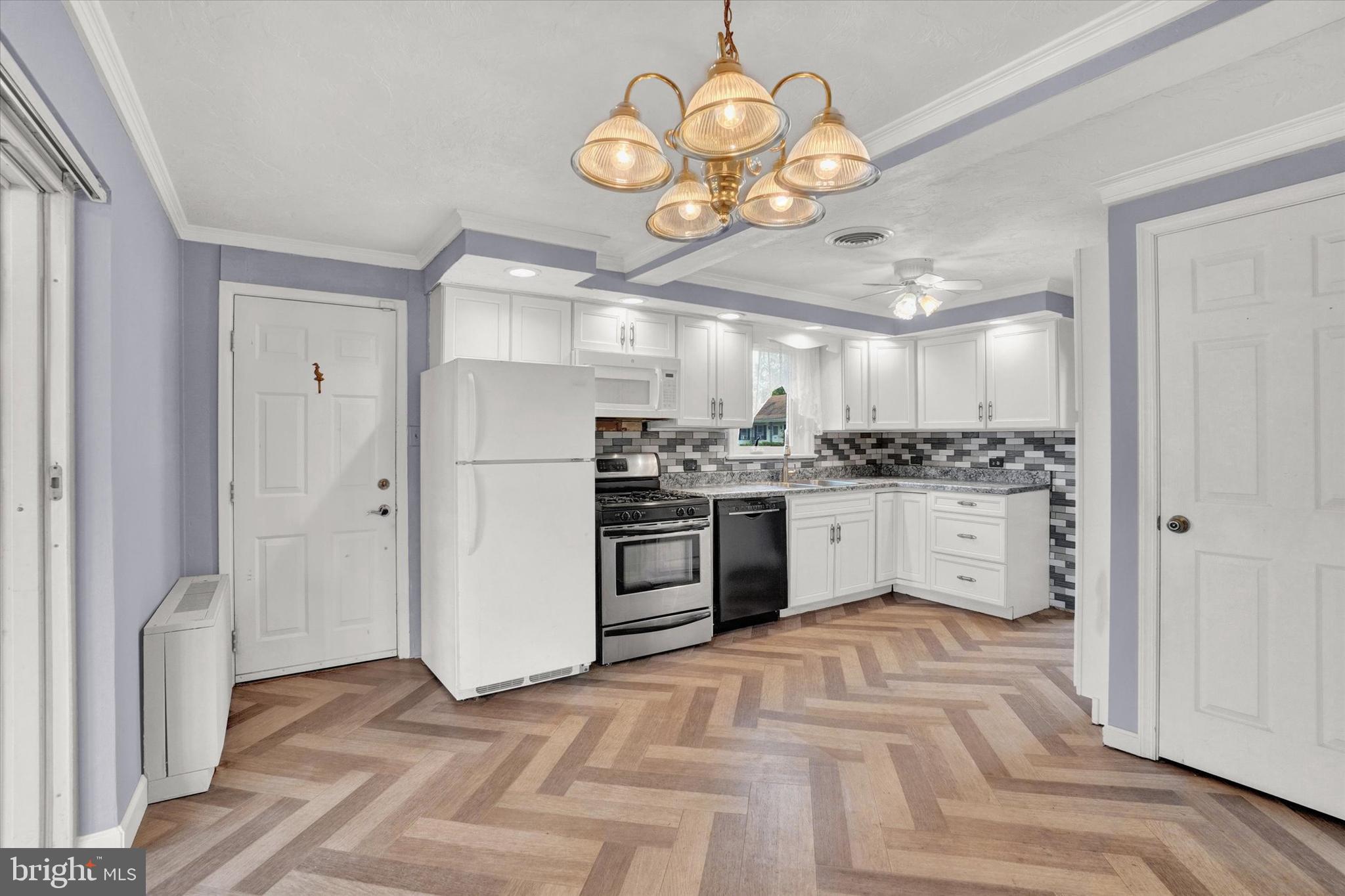 790 Church Road York, PA 17404 - Photo 9 of 27 Eat-In Kitchen