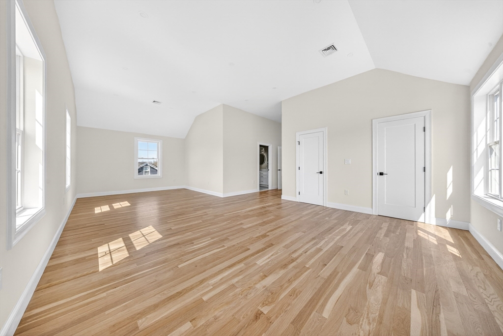 45 Presidents Road Weymouth, MA 02188 - Photo 14 of 23