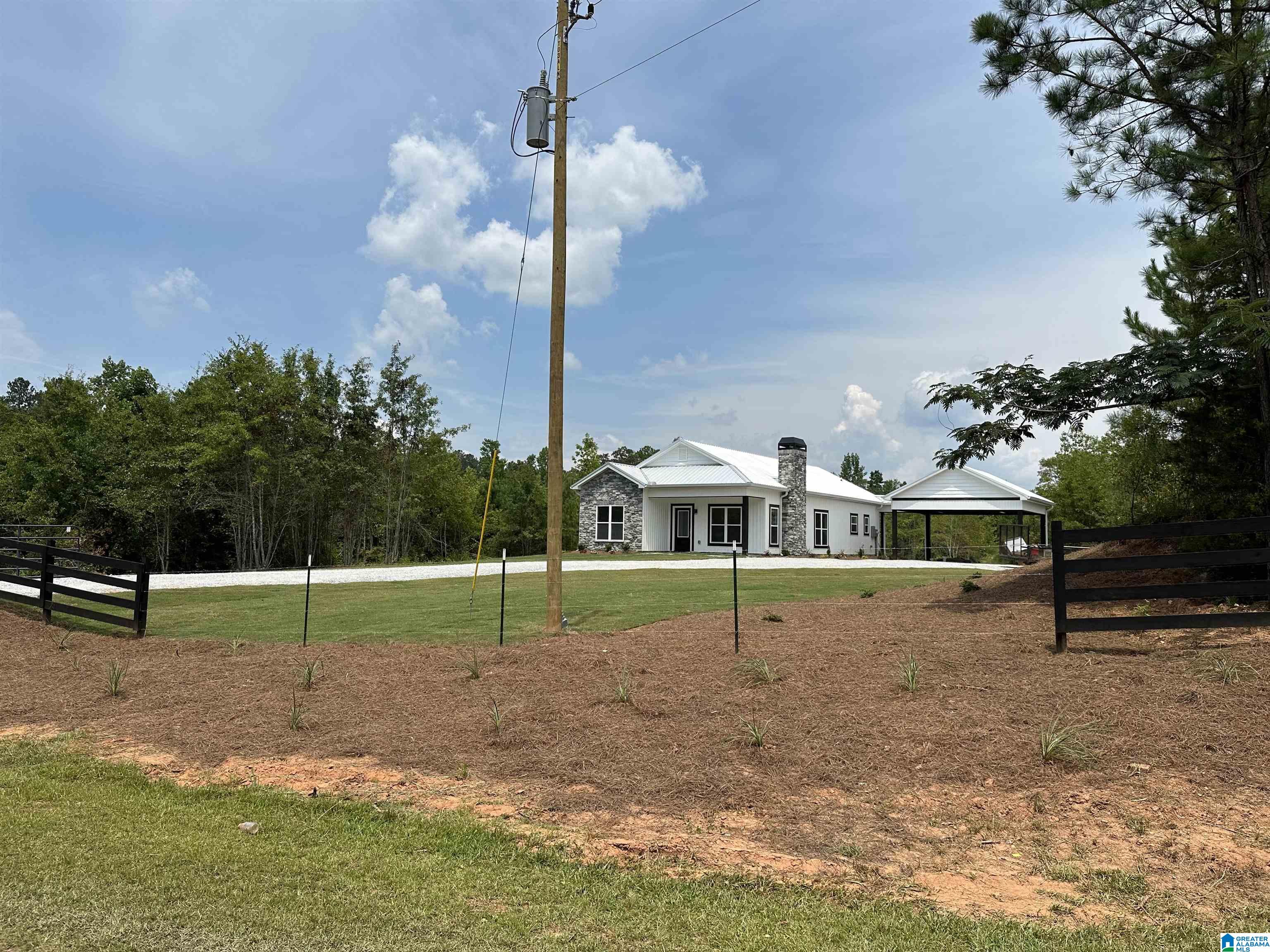 2619 County Road 75 Roanoke, AL 36274 - Photo 2 of 23