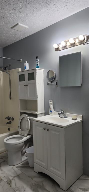 205 Glenview Terrace Winder, GA 30680 - Photo 20 of 29 a bathroom with a toilet sink and mirror