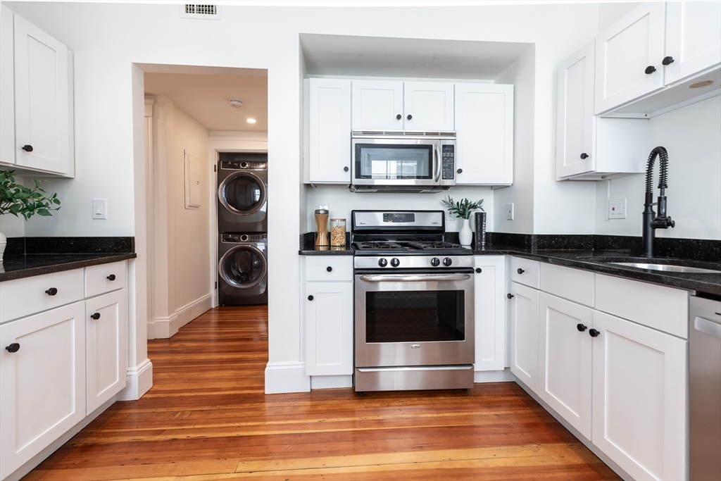 106 Browne Street, Unit 2 Brookline, MA 02446 - Photo 4 of 24