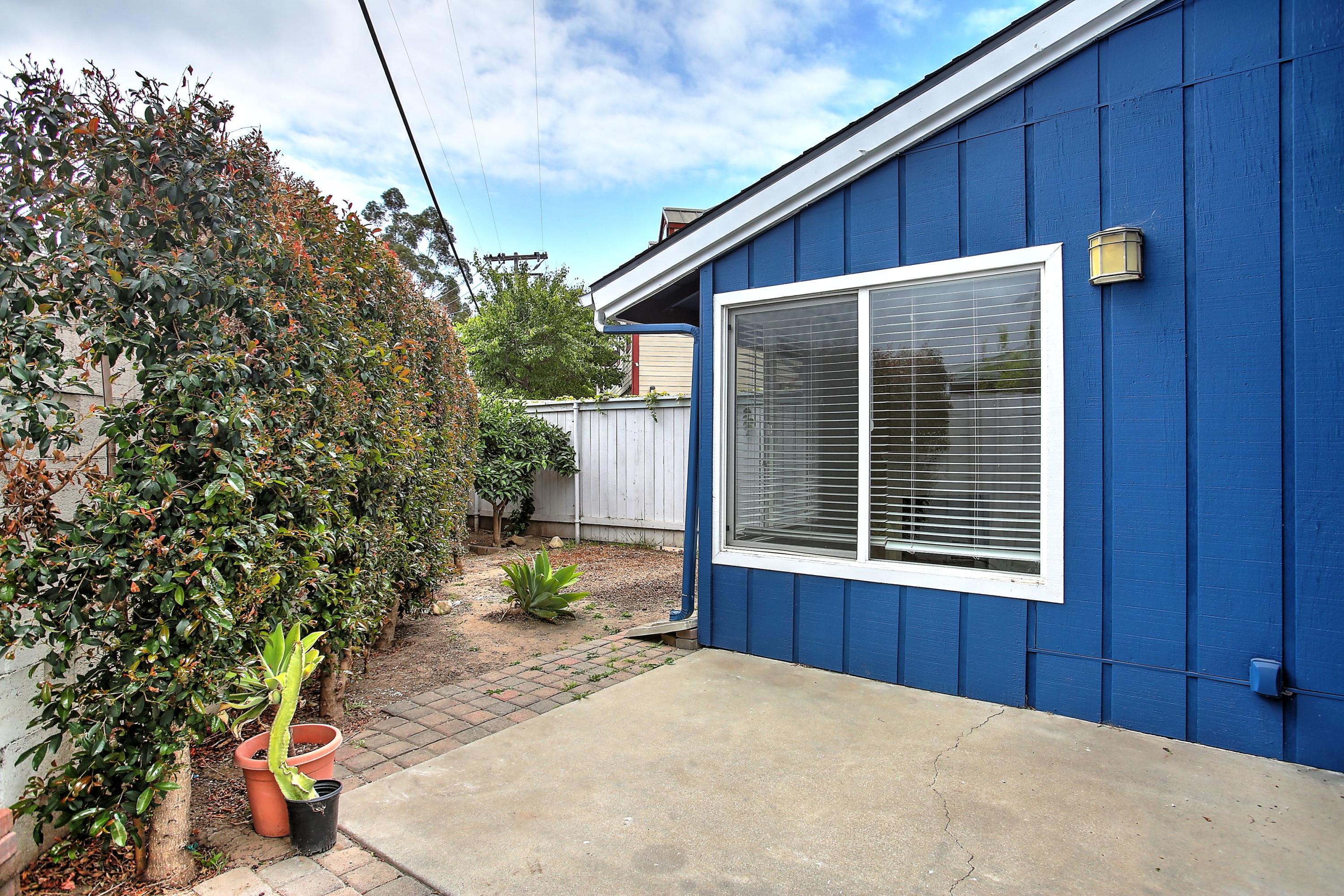 118 El Sueno Road Santa Barbara, CA 93110 - Photo 11 of 23 Back patio