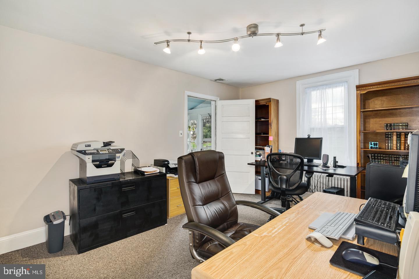 100 South Providence Road Wallingford, PA 19086 - Photo 26 of 56 Office/Library