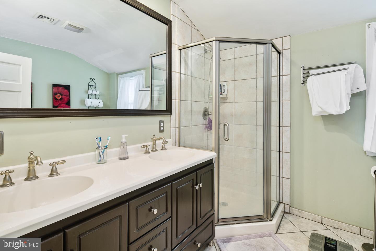 100 South Providence Road Wallingford, PA 19086 - Photo 36 of 56 Master Bathroom