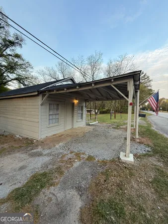 $950 | 2784 Highway 29, Newnan, GA 30263