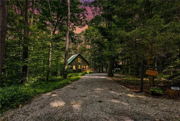$685,000 | 115 Syracuse Lane, Stoystown, PA 15563