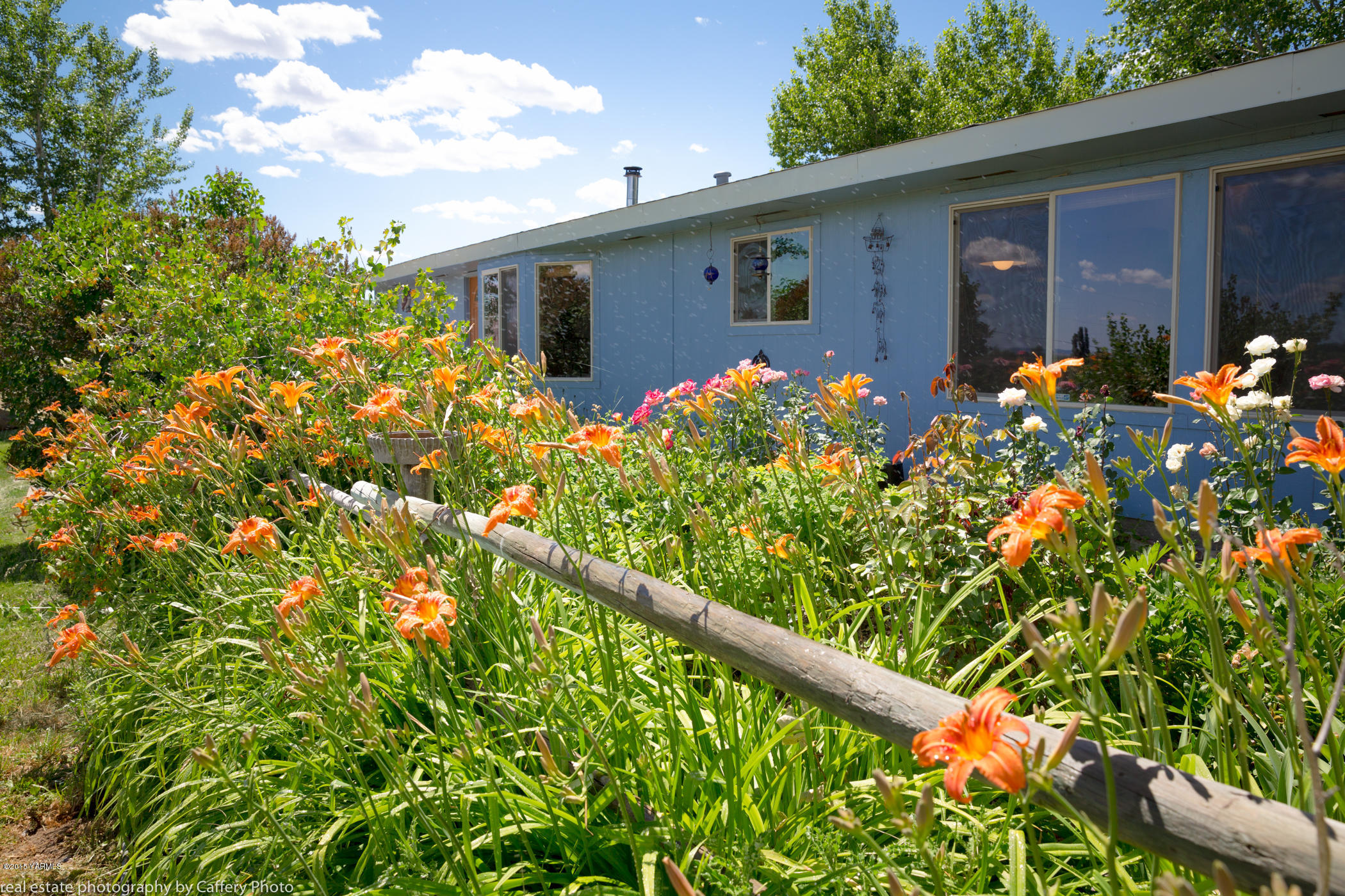 252-250 Knutson Road Tieton, WA 98947 - Photo 24 of 51 a backyard of a house with lots of green space