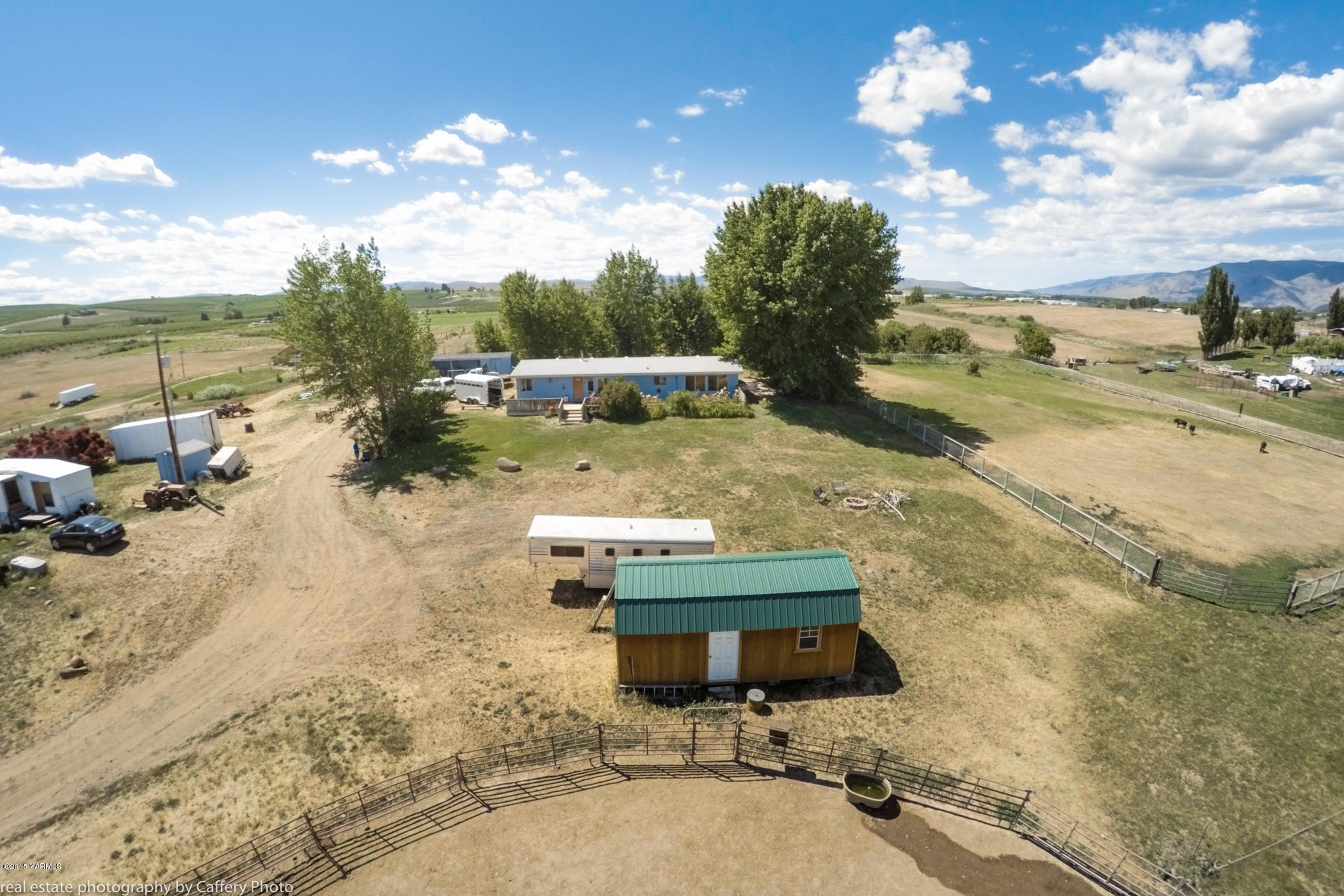 252-250 Knutson Road Tieton, WA 98947 - Photo 34 of 51 a view of a backyard