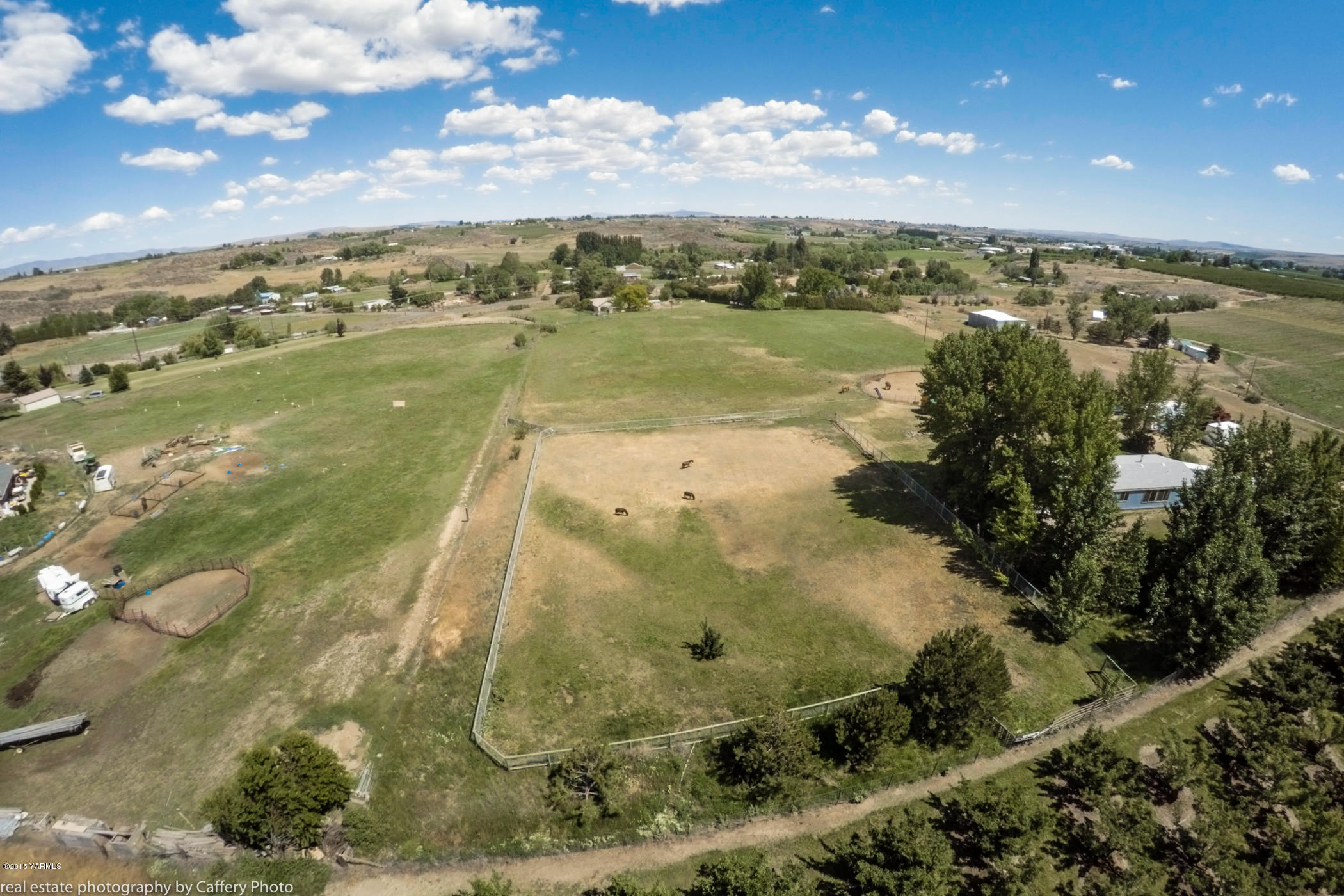 252-250 Knutson Road Tieton, WA 98947 - Photo 41 of 51 a view of a lake in middle of the town