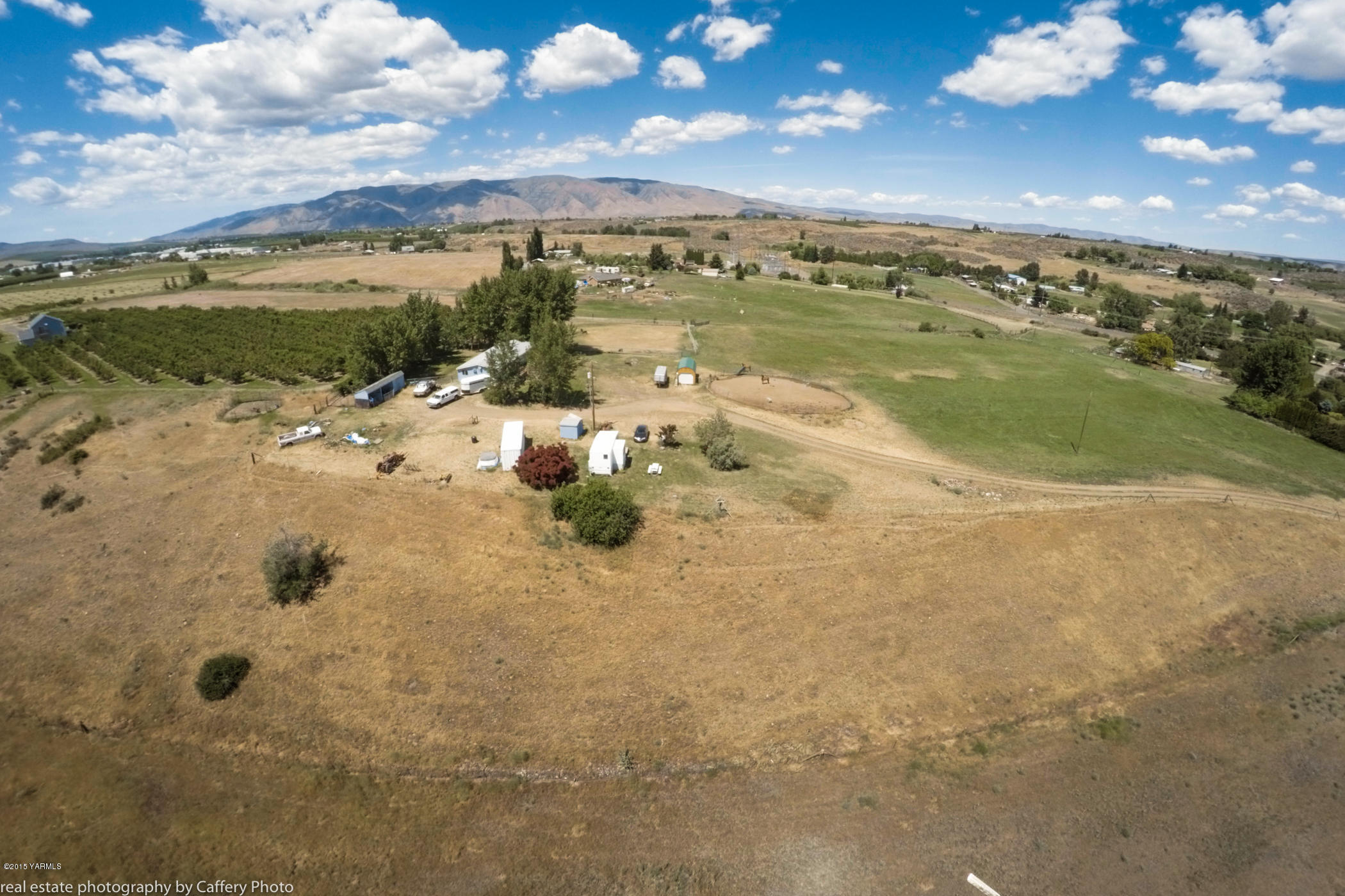 252-250 Knutson Road Tieton, WA 98947 - Photo 46 of 51 a view of a lake with a mountain